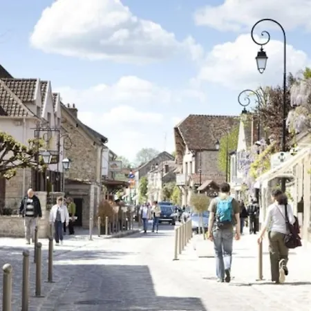 בית נופש Claire Centre Village Proche Foret ברביזון