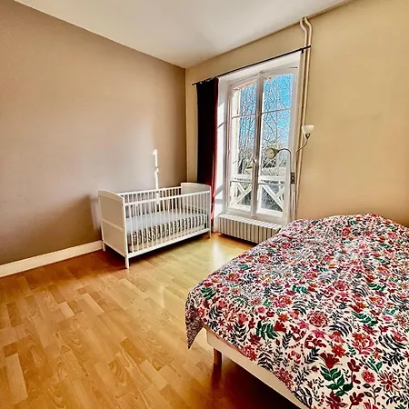 Claire Centre Village Proche Foret ברביזון